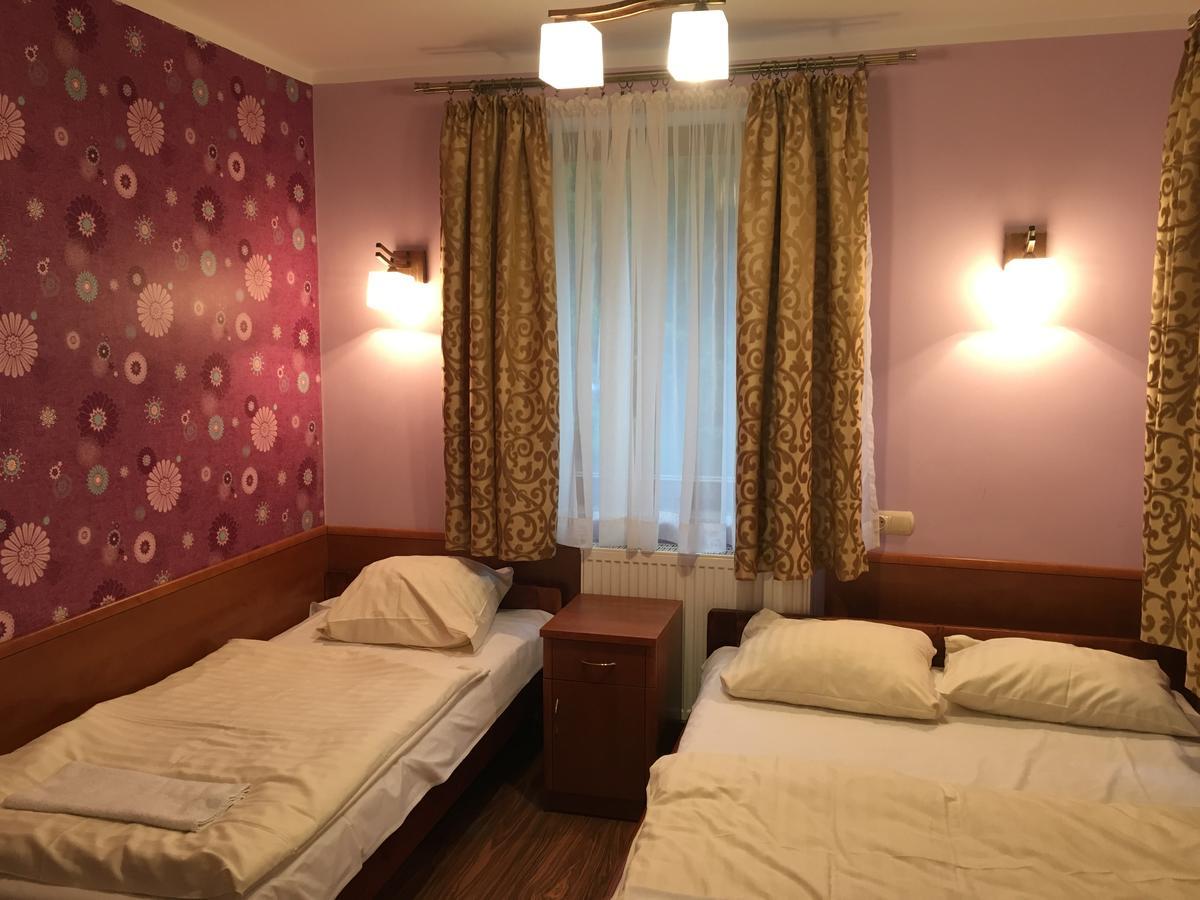 Gosciniec Kukle Bed & Breakfast エクステリア 写真