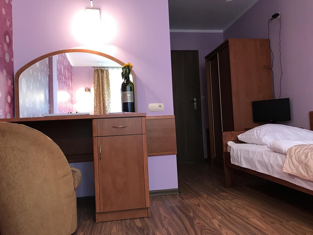 Gosciniec Kukle Bed & Breakfast エクステリア 写真