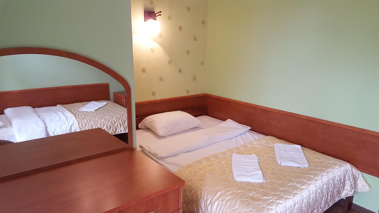 Gosciniec Kukle Bed & Breakfast エクステリア 写真